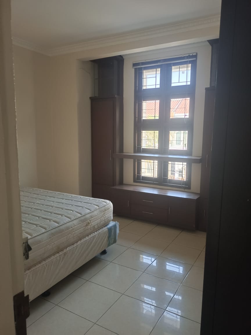 Rumah Dijual Semi Furnished di Cluster Meadow Green Lippo Cikarang 